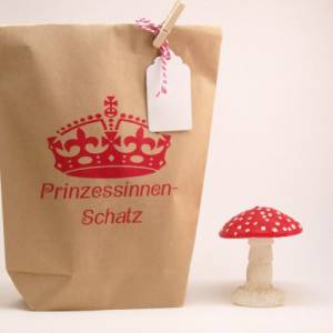 Set "Prinzessinnenschatz" pink Geschenktüte mit Geschenkanhänger aus Papier und Kordel in rot-weiß Bild 1