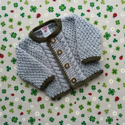 Strickjacke Trachtenjacke hellgrau grün Junge Janker Trachtenmode Pullover gestrickt Handarbeit Taufkleidung Babyjacke 