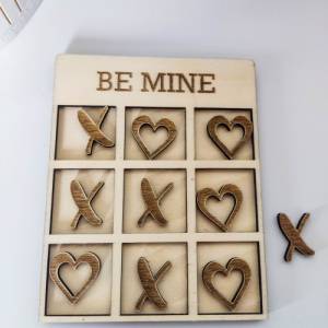 Tic Tac Toe Spiel aus Holz | Brettspiel mit Herzen | Holzspiele für Paare | Geschenke für Valentinstag Bild 3