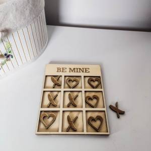 Tic Tac Toe Spiel aus Holz | Brettspiel mit Herzen | Holzspiele für Paare | Geschenke für Valentinstag Bild 4