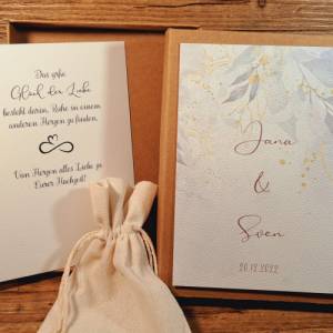 Geldgeschenk zur Hochzeit personalisiert, Hochzeitsgeschenk vintage Design, Geschenk flieder, Geschenkverpackung Bild 1