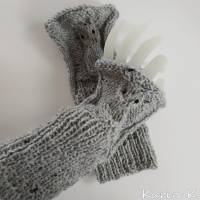 Eulen- Pulswärmer für zarte Hände in Grau gestrickt aus MEILENWEIT von Lana Grossa Bild 4