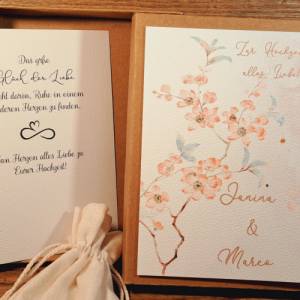 Geldgeschenk zur Hochzeit personalisiert, Hochzeitsgeschenk mit Namen des Brautpaars, Geschenk Kirschblüte, Verpackung Bild 4