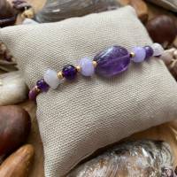 Lilac - Edelstein-Armband mit Amethyst, Lavendel-Amethyst, Jade und Rocailles Bild 1