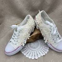 Gr. 40 Brautschuhe/Sneaker mit Spitze und Perlen Bild 1
