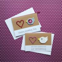 Hochzeitskarte Vögelchen gehäkelt und Herz gestickt mit Wunschtext Bild 2