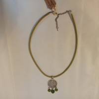 Halskette mit Anhänger ''Lebensblume'' u. böhm. Glasperlen in oliv Bild 4
