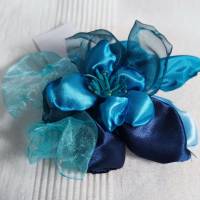 Blume Brosche Haarklammer Haarspange Stoff Schmuck Anstecknadel aus Blautöne Stoff Bild 1