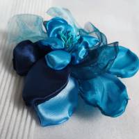 Blume Brosche Haarklammer Haarspange Stoff Schmuck Anstecknadel aus Blautöne Stoff Bild 4