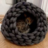 Katzenhöhle - Hundehöhle "Emma" - aus dickem, kuscheligen gefüllten BioBaumwollgarn Bild 4