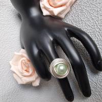 Ring Celina in champagner mit einer hellgrünen Perle Bild 1