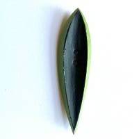 großer, länglicher Zierknopf, Naturknopf aus dunklem, fast schwarzem Holz, mit grünen Seiten, ca. 11cm Bild 3