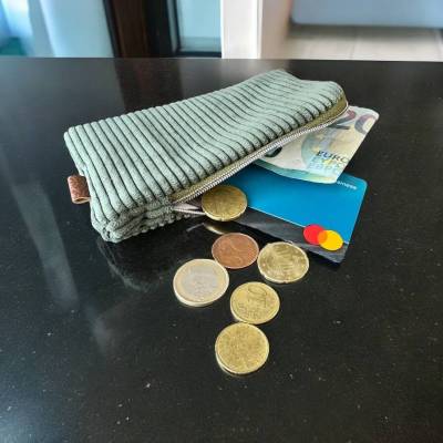 Kleines handgefertigtes Cord-Portemonnaie, in Olivgrün, mit Reißverschluss, 14 x 9 cm