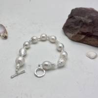 Armband aus strahlenden weißen echten Keshi-Perlen mit Silberschloß Bild 2