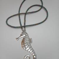 Halskette mit XXL Seepferdchen Anhänger Perlen Kette Perlenkette selbstgemacht Halskette lang Seepferd Bild 2