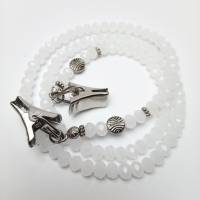 Weiße Serviettenkette aus Glas Perlen sieht luxuriös aus und praktisch UNIKAT handgemacht Senioren Oma Opa Farbe weiß Bild 1