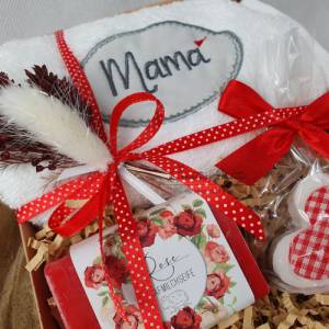 Geschenkset MAMA mit Schafmilchseife Rose, Handtuch und Seifenherz, Wohlfühlpaket mit Trockenblumen dekoriert Bild 2