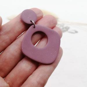 Polymer Clay Ohrringe lila, Ohrringe Mauve, handgefertigter Schmuck aus Deutschland, große Statement Ohrringe hängend Bild 8