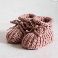 altrosa Babyschuhe, 0-3 Monate, gestrickt, aus Wolle, in Patentmuster Bild 2