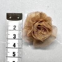 1 Stk. Tüll-Rose/ wunderschöner Knopf, aus feiner Spitze gewickelt und aufwändig eingefasst, in zartem apricot , ca. 3cm Bild 3