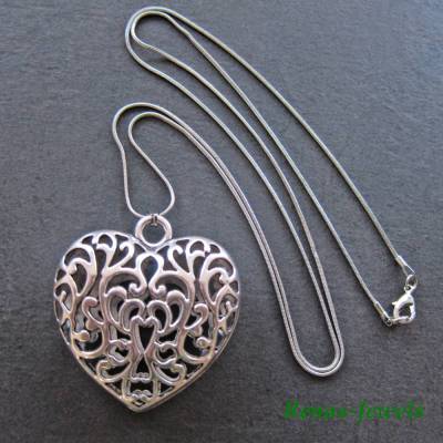 Kette lang mit XXL Herz Anhänger silberfarben – Herzkette aus Edelstahl für Damen