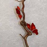 Schmetterlinge aus Tiffany-Glas auf einem Korkenzieher Haselnusszweig Bild 1