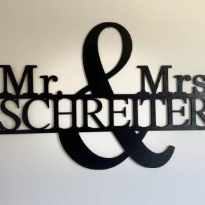 Mr & Mrs Schild personalisiert mit Namen / Wanddeko Geschenkidee zur Hochzeit / Brautpaar Bild 1