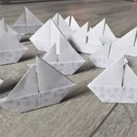 10 Origami Segelboote, Tischdeko Konfirmation, Taufe, Hochzeit, Schiffe, Boote, Papierdeko Bild 1