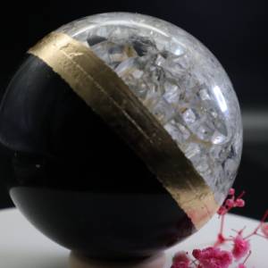 Stein und Glaskugel, Hybrid aus Basalt und Kristallglas mit 24 Karat Blattgold verziert, Kristall, Deko Sphere Crystal, Bild 6