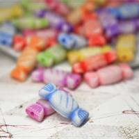 20 Acryl Perlen Bonbons Süßigkeiten Essen Deko Farbmix Schmuck DIY Basteln 7x15mm Bild 1
