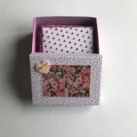 Geschenkbox mit 12 kleinen dazu passenden Umschlägen mit verschiedenen Mustern Bild 2