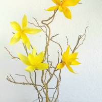 Magnolien Dekoblume Krepppapierblume in Hellgelb oder Dunkelgelb Bild 4