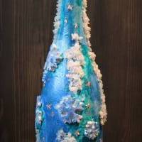 Dekoflasche GLITZERNDE KRISTALLE Upcycling bemalte Glasflasche Geschenk Winterdeko Wohndeko Bild 8