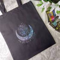 Stoffbeutel Tasche schwarz mit "Made of Stardust" Motiv Galaxie Galaxy Mond Blumen Bild 2