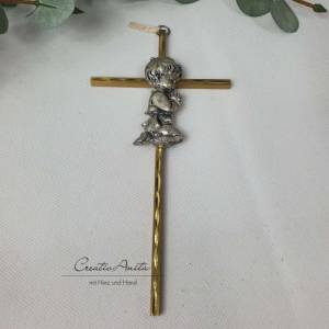 Kinderkreuz aus Messing mit betendem Jungen Bild 1
