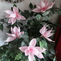 Magnolien Dekoblume Krepppapierblume in Rosa Bild 1