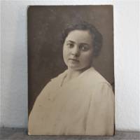altes Porträt Foto junge Frau Mädchen Bild 4
