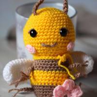 Süße kuschelige Biene aus Babywolle für Kleinkinder, Geschenkideen für Kinder, süße Kinderzimmer Dekoartikel Biene Bild 10