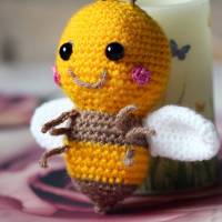 Süße kuschelige Biene aus Babywolle für Kleinkinder, Geschenkideen für Kinder, süße Kinderzimmer Dekoartikel Biene Bild 7