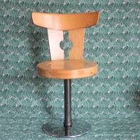 Vintage Drehstuhl mit Holzsitz und Metallfuß Bild 5