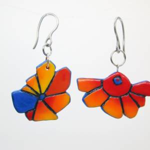 Asymmetrische leichte Ohrringe, florale bunte Ohrringe aus Fimo, helle Ohrringe, Geschenk für Frau, Geschenk für Mama Bild 2