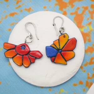 Asymmetrische leichte Ohrringe, florale bunte Ohrringe aus Fimo, helle Ohrringe, Geschenk für Frau, Geschenk für Mama Bild 5