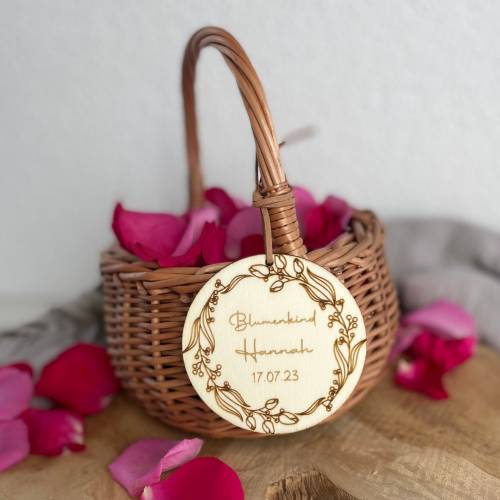 Korb für Blumenmädchen mit personalisiertem Anhänger / Kinderkorb für Blumenkind zur Hochzeit / Streublumen Korb Heirat