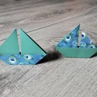 10 Origami Segelboote, Tischdeko Konfirmation, Taufe, Hochzeit, Pfau Feder Papierdeko blau grün Bild 2