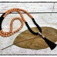 Sandelholz Malakette mit gravierten Achatperlen, Yogaschmuck, Meditation, Gebetskette, Spiritualität Bild 3