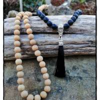 Sandelholz Malakette mit gravierten Achatperlen, Yogaschmuck, Meditation, Gebetskette, Spiritualität Bild 4