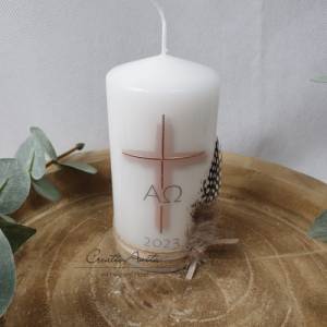 Osterkerze - Geschenkkerze - Kerze Kreuz mit Roségold und Feder dekoriert Bild 1