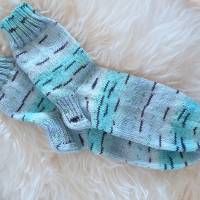 Socken in Gr. 38/39, handgestrickte Wollsocken Söckchen Ringelsocken Kuschelsocken in hellblau türkis-mint schwarz Bild 1