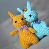 Süßer gehäkelter Hase - ein ideales Geschenk für Deine Lieben,kleine Geschenkidee für Ostern,Osterdeko Hase mit Rucksack Bild 4