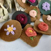 bestickte Leder-Patches Aufnäher mit Blüten Blumen Stickerei Bild 3